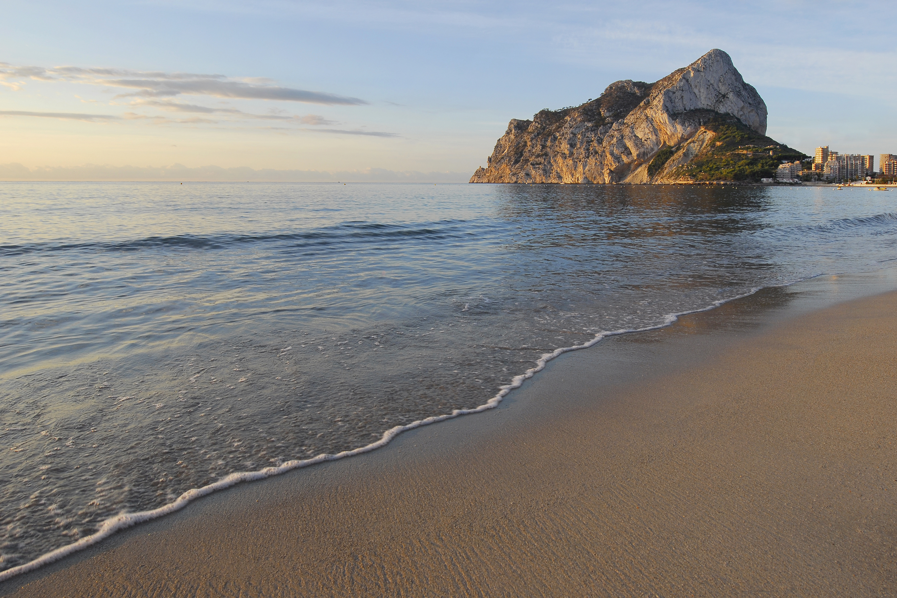 Las playas calpinas consiguen de nuevo sus tres banderas azules