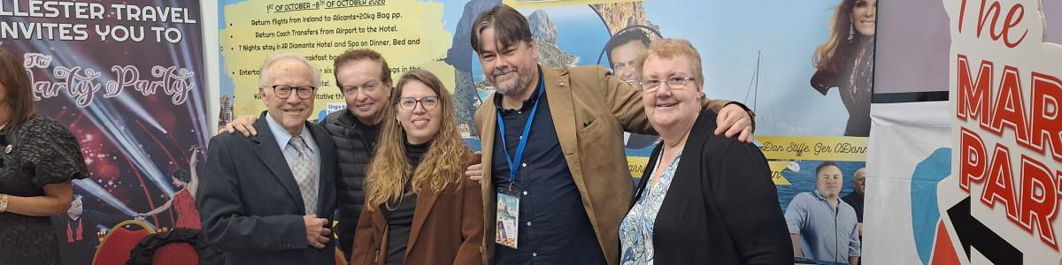 Der Stadtrat von Calp wirbt auf der Messe „The 50 Plus Show“ in Dublin für sein touristisches Angebot auf dem irischen Seniorenmarkt.