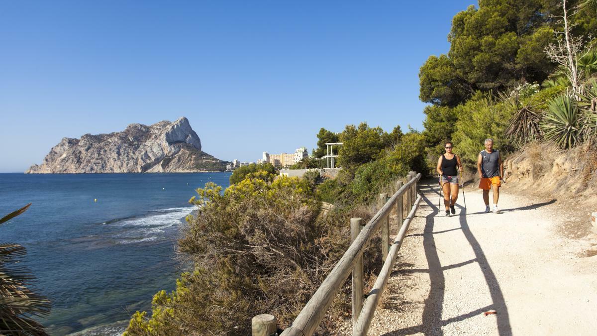 La senda Voramar Calalga de Calp revalida el distintiu de Sendero Azul